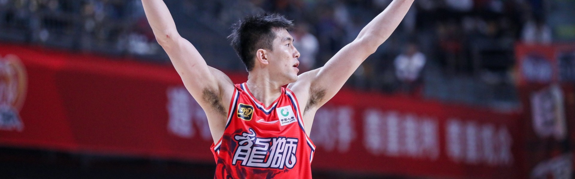 世界杯手机官网直播app下载入口-媒体人：郭艾伦不似从前那般速度和爆发力 但招式还在 油箱还有油